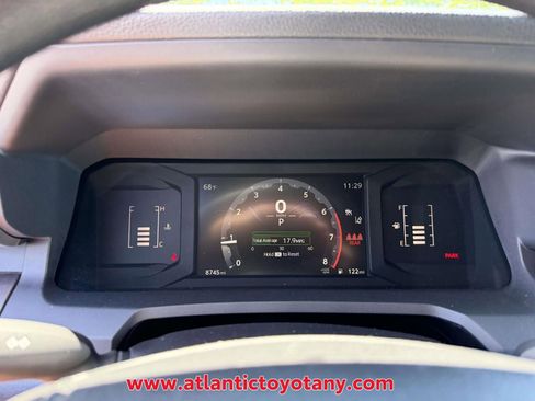 Certified 2025 Toyota Tacoma SR5 AWD/4WD image 34