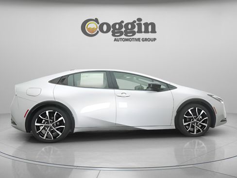 New 2025 Toyota Prius Plug-In Hybrid image 22