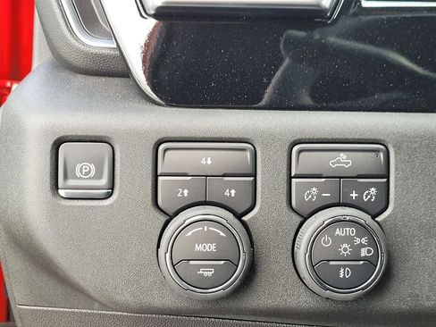 Used 2025 Chevrolet Silverado 3500 LT AWD/4WD image 26