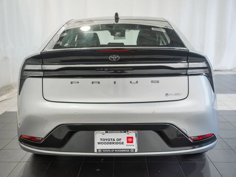 New 2026 Toyota Prius Plug-In Hybrid FWD image 5