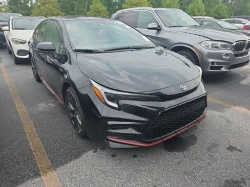 Used 2023 Toyota Corolla SE FWD image 2