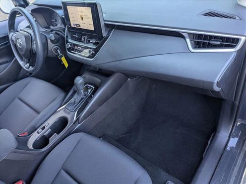 Used 2025 Toyota Corolla LE image 19