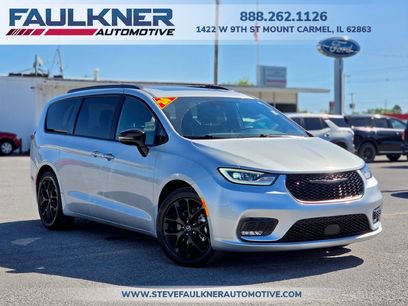 Certified 2026 Chrysler Pacifica Limited w/ S Appearance Package