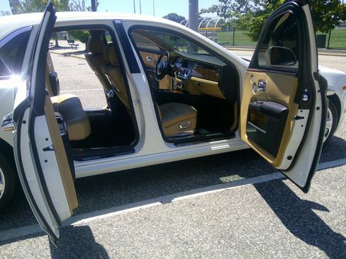 Used 2013 Rolls-Royce Ghost RWD image 74