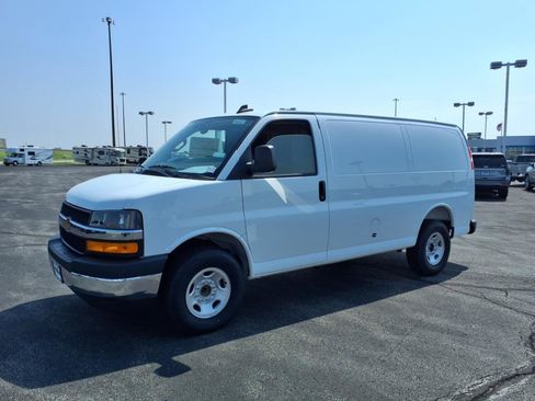 New 2025 Chevrolet Express 2500 w/ Driver Convenience Package image 8