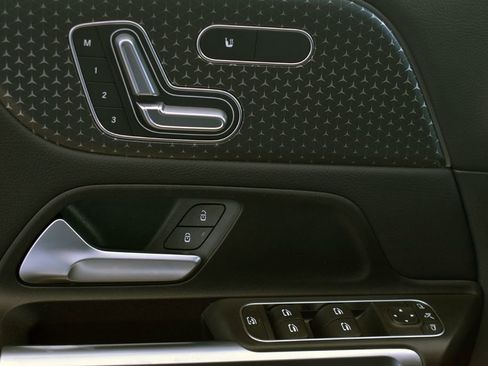 Certified 2025 Mercedes-Benz GLB 250 GLB 250 image 12