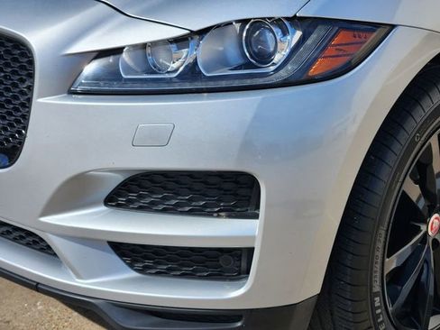 Used 2020 Jaguar F-PACE Prestige image 8