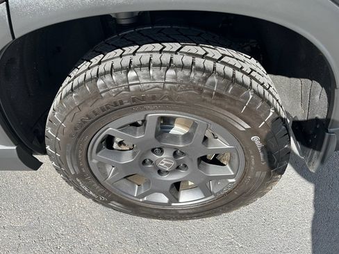 Used 2025 Honda Pilot TrailSport image 11