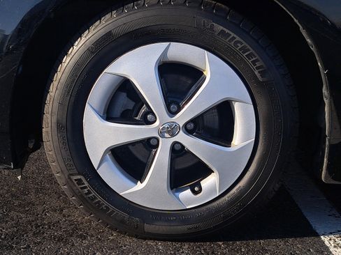 Used 2012 Toyota Prius Four image 11