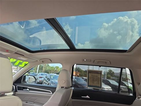 Used 2023 Volkswagen Atlas SE w/ Panoramic Sunroof Package FWD image 30
