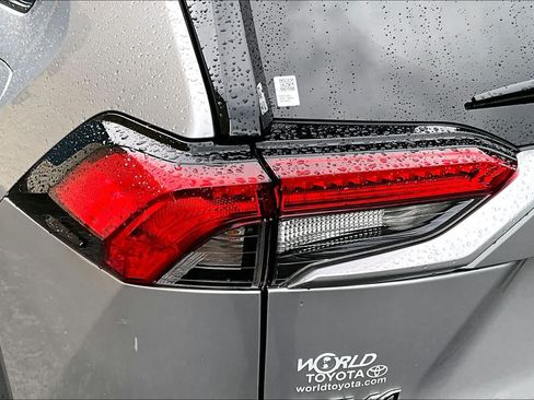 Used 2025 Toyota RAV4 XLE AWD/4WD image 29