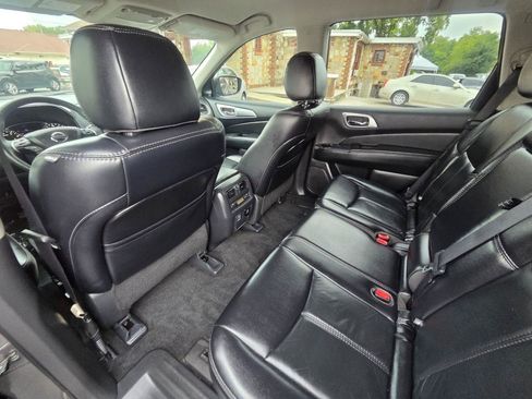 Used 2018 Nissan Pathfinder SL FWD image 13