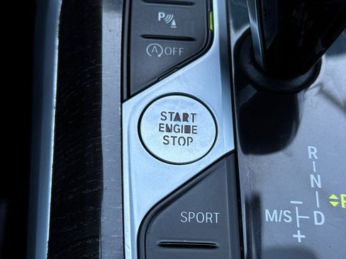 Used 2021 BMW 330i Sedan w/ Driving Assistance Package image 21