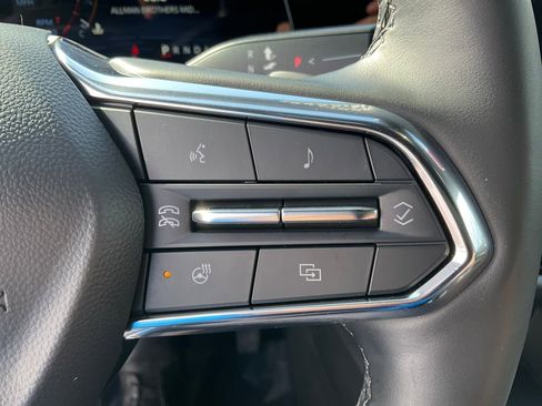 Used 2025 Chevrolet Equinox LT w/ Convenience Package II image 7