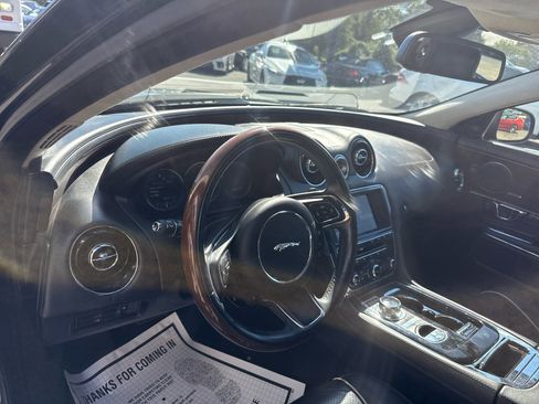 Used 2014 Jaguar XJ L Portfolio image 17