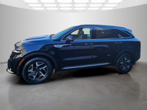 Used 2023 Kia Sorento EX image 3