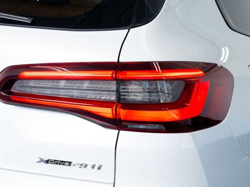 Used 2022 BMW X5 xDrive40i w/ M Sport Package AWD/4WD image 28