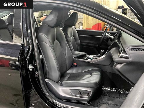 Used 2024 Toyota Camry XSE FWD image 9