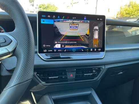 New 2025 Volkswagen Tiguan SE R-Line image 16