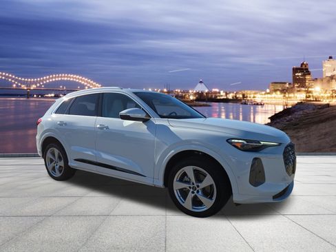 Used 2025 Audi Q5 Premium Plus w/ Premium Plus image 4