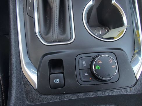 Used 2018 Chevrolet Traverse Premier AWD/4WD image 26