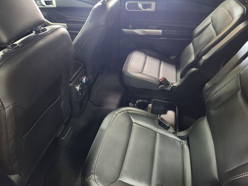 Used 2021 Ford Explorer XLT w/ Equipment Group 202A image 51