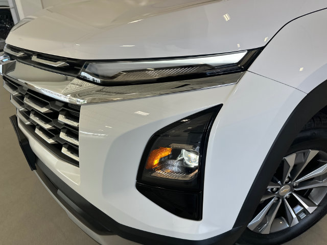 Certified 2026 Chevrolet Equinox LT AWD/4WD image 9