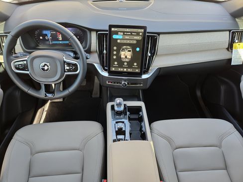 New 2026 Volvo XC90 B6 Plus w/ Protection Package Premier image 30