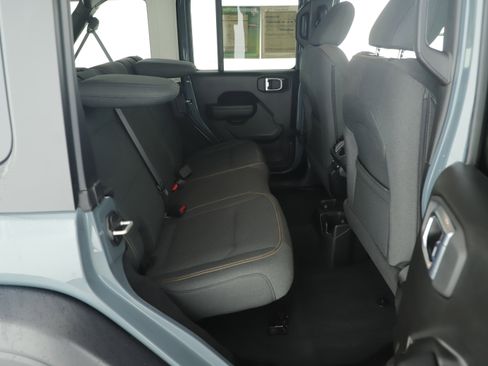 Used 2024 Jeep Wrangler Sport S image 12