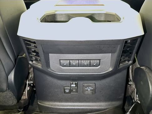 Used 2024 Toyota Tundra Capstone AWD/4WD image 25