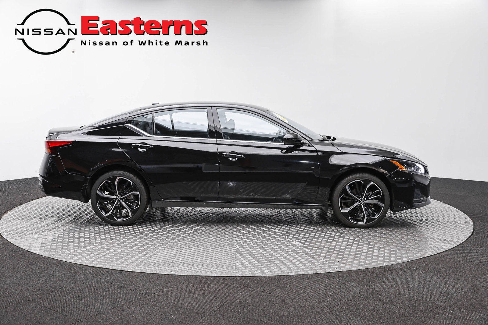 Used 2025 Nissan Altima 2.5 SR AWD/4WD image 4