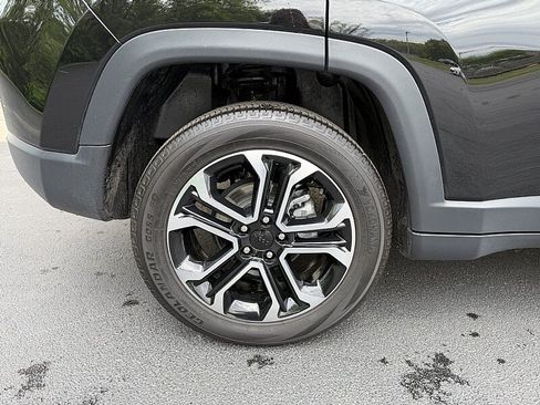 Used 2024 Jeep Compass Limited w/ Sun and Sound Group AWD/4WD image 8