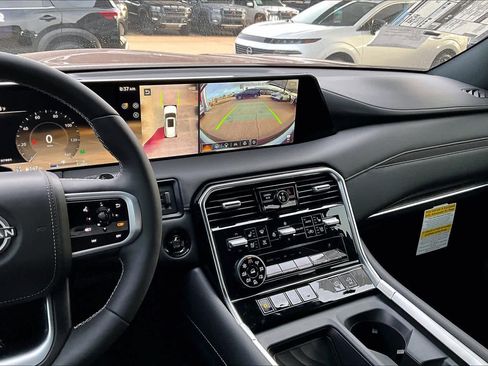 New 2025 Nissan Armada Platinum Reserve image 6