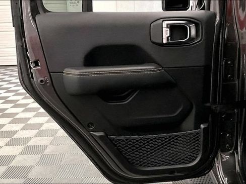 Used 2025 Jeep Wrangler Unlimited Sahara AWD/4WD image 23