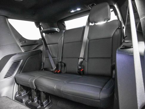 Used 2025 Chevrolet Tahoe LT image 13