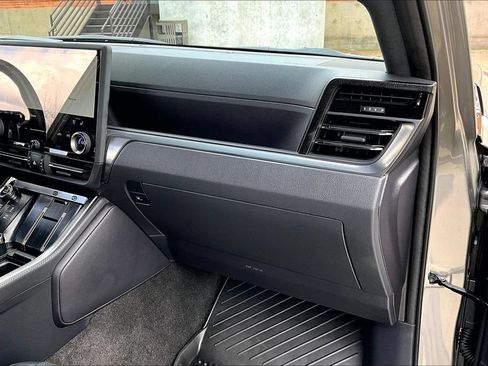 Used 2025 Lexus GX 550 AWD/4WD image 23