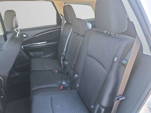 Used 2017 Dodge Journey SXT w/ Comfort/Convenience Group image 14