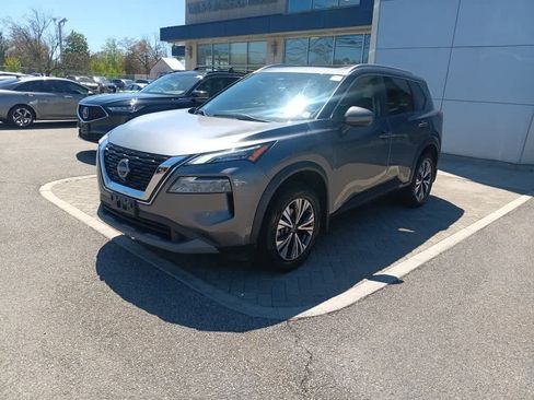 Used 2022 Nissan Rogue SV w/ SV Premium Package AWD/4WD image 2