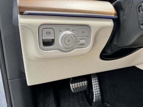 Certified 2026 Mercedes-Benz GLS 580 4MATIC image 7