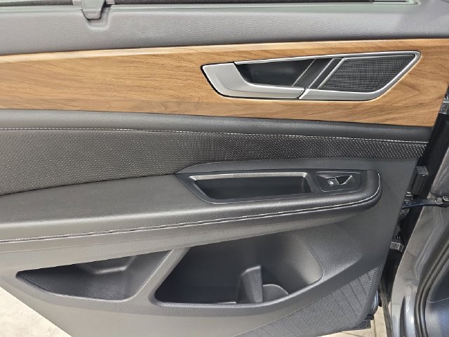 Used 2025 Volkswagen Atlas SE AWD/4WD image 19