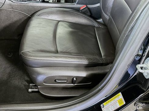 Used 2017 Chevrolet Cruze Premier FWD image 28