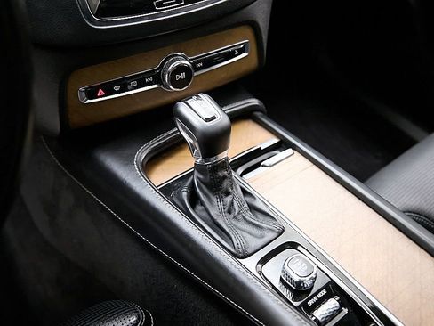 Used 2018 Volvo XC90 T6 Inscription w/ Convenience Package image 17