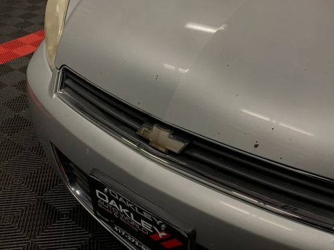 Used 2011 Chevrolet Impala LT image 9