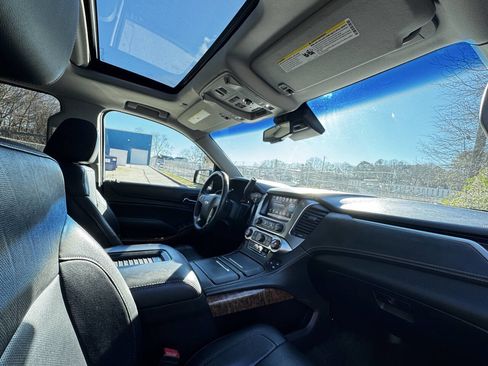 Used 2016 Chevrolet Suburban LTZ image 16