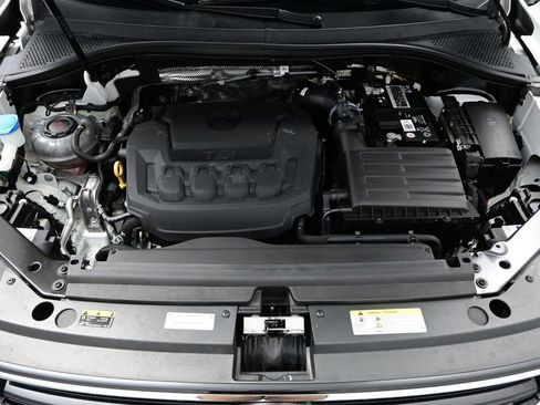 Used 2023 Volkswagen Tiguan SE R-Line FWD image 13