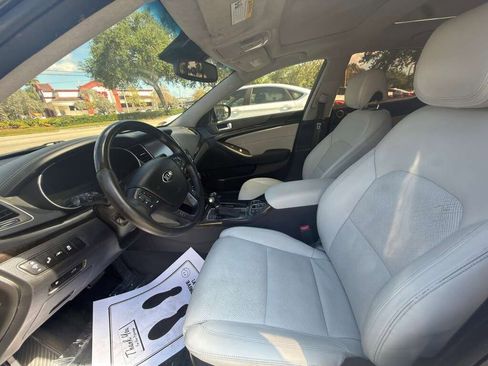 Used 2014 Kia Cadenza Premium w/ Technology Package image 7