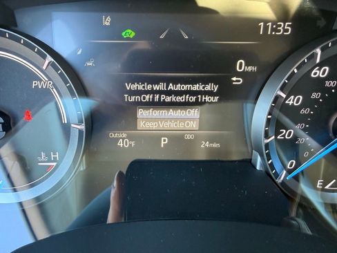 Used 2025 Toyota Highlander XLE image 13