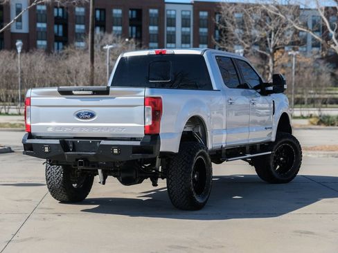 Used 2017 Ford F250 Lariat w/ Lariat Value Package image 24