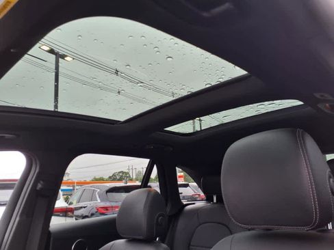 Used 2022 Mercedes-Benz GLC 300 4MATIC image 16