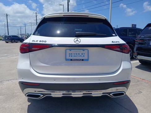 Used 2024 Mercedes-Benz GLC 300 4MATIC image 17